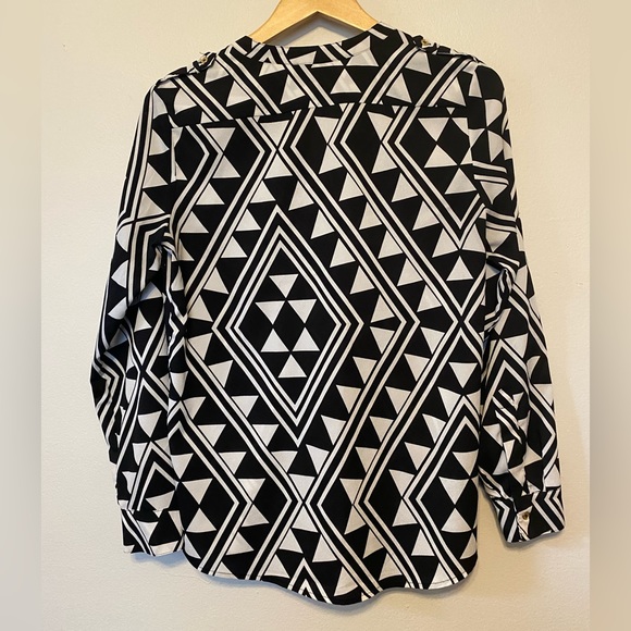 Calvin Klein Shirt. Women’s. Size Small. Black and White graphic print. - Picture 2 of 5